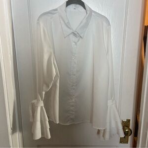Size 2XL Beautiful White long sleeve button Blouse Cute!
